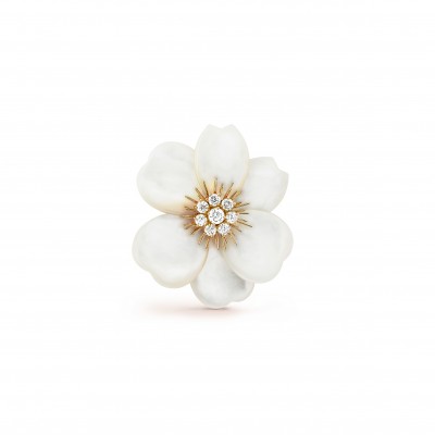 VAN CLEEF ARPELS ROSE DE NOËL CLIP, LARGE MODEL - YELLOW GOLD, DIAMOND, MOTHER-OF-PEARL  VCARA53800